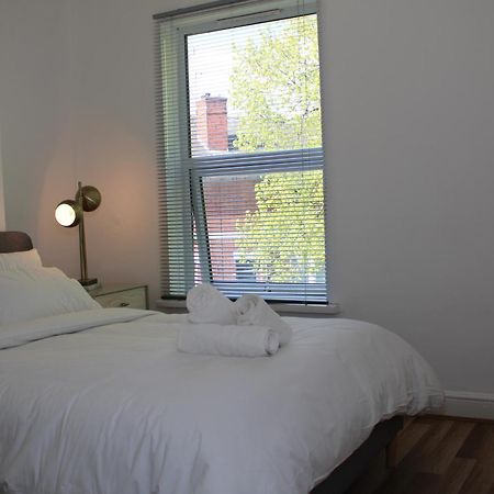 F2S Serviced Apartments 2Bedroom Terrace House With Free Wifi Netflix Suitable For Contractors Walking Distance To Train Station Derby Exterior photo