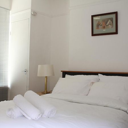 F2S Serviced Apartments 2Bedroom Terrace House With Free Wifi Netflix Suitable For Contractors Walking Distance To Train Station Derby Exterior photo