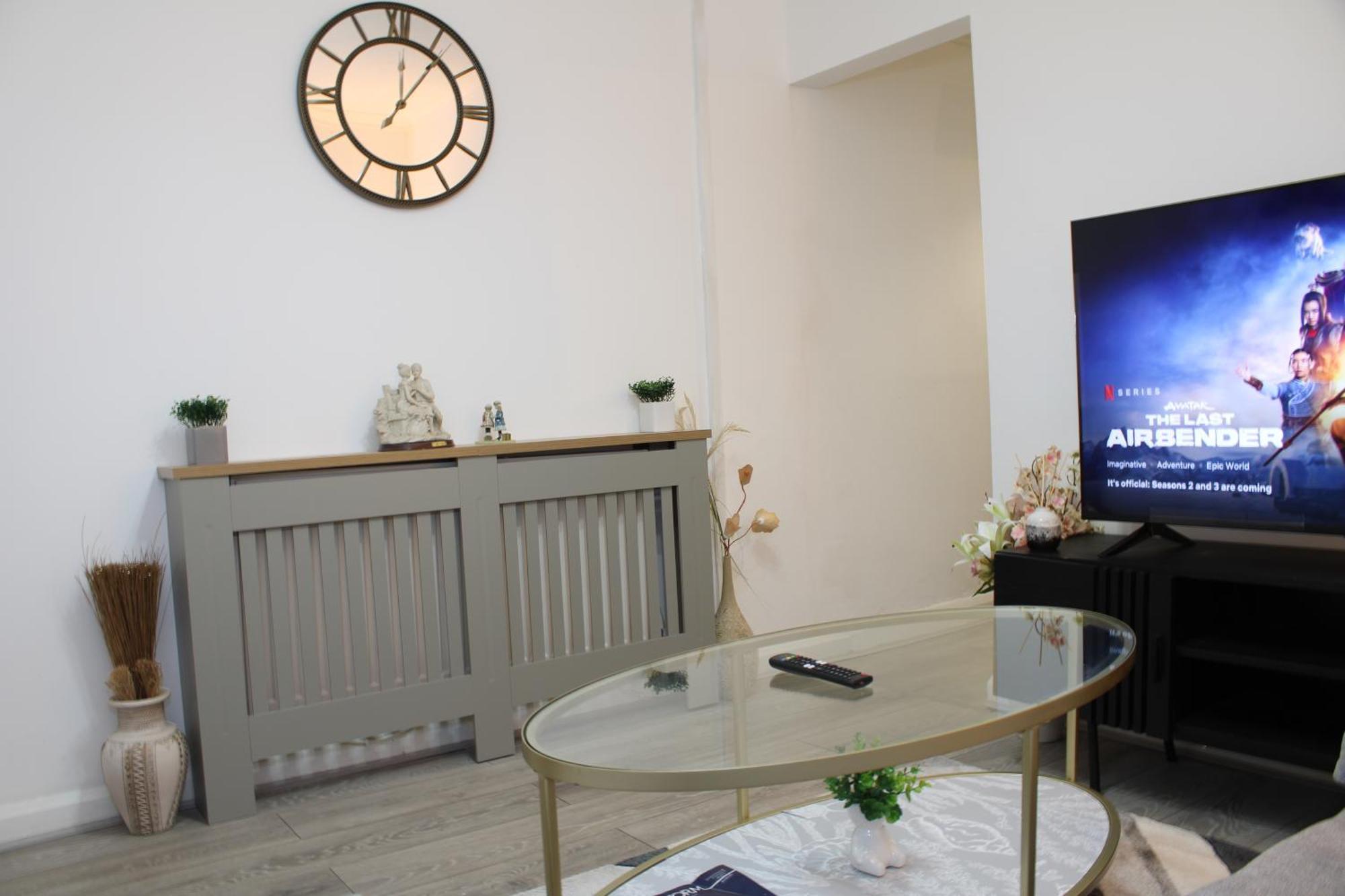 F2S Serviced Apartments 2Bedroom Terrace House With Free Wifi Netflix Suitable For Contractors Walking Distance To Train Station Derby Exterior photo